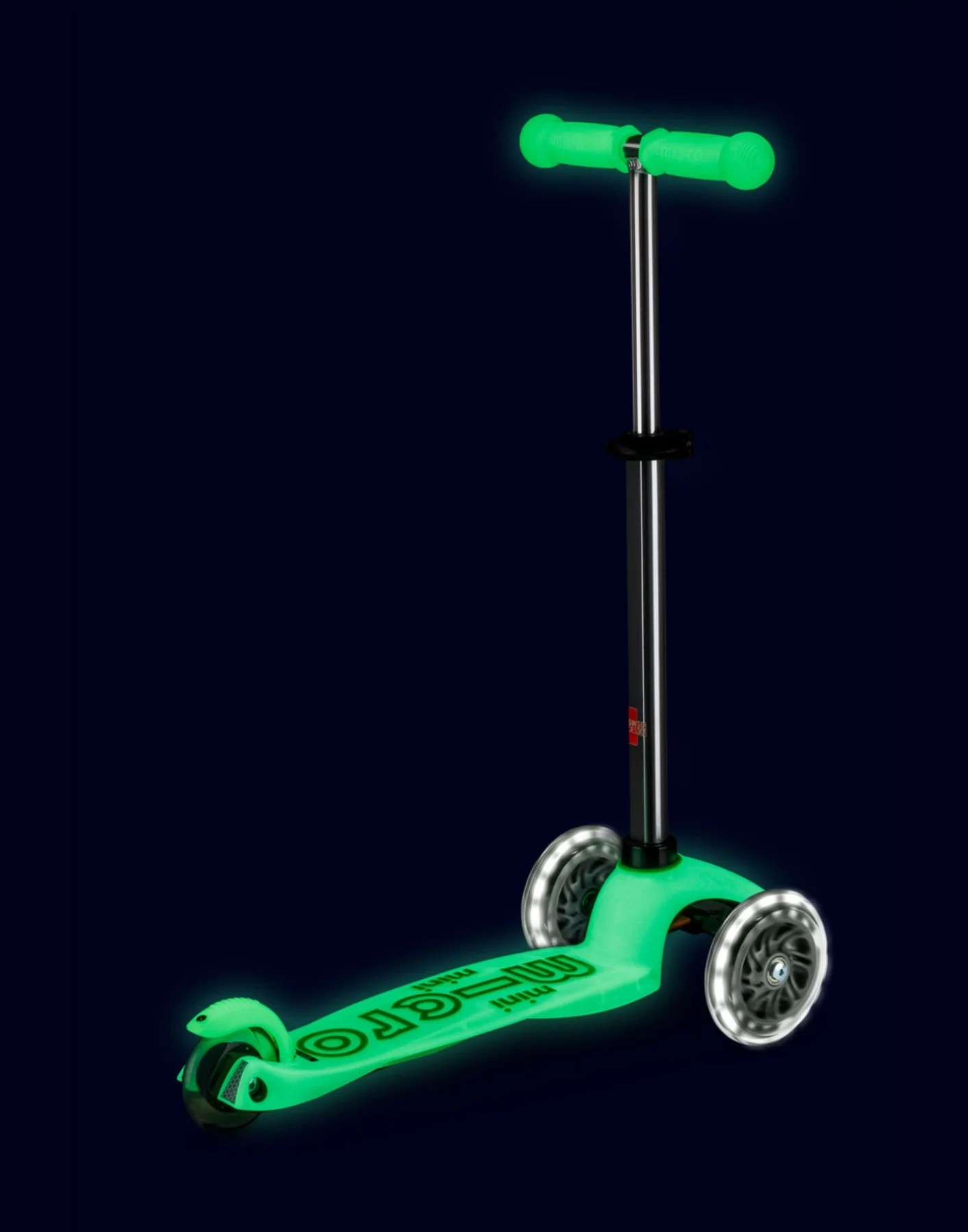 Micro Mini Deluxe Glow LED 3 Wheel Scooter